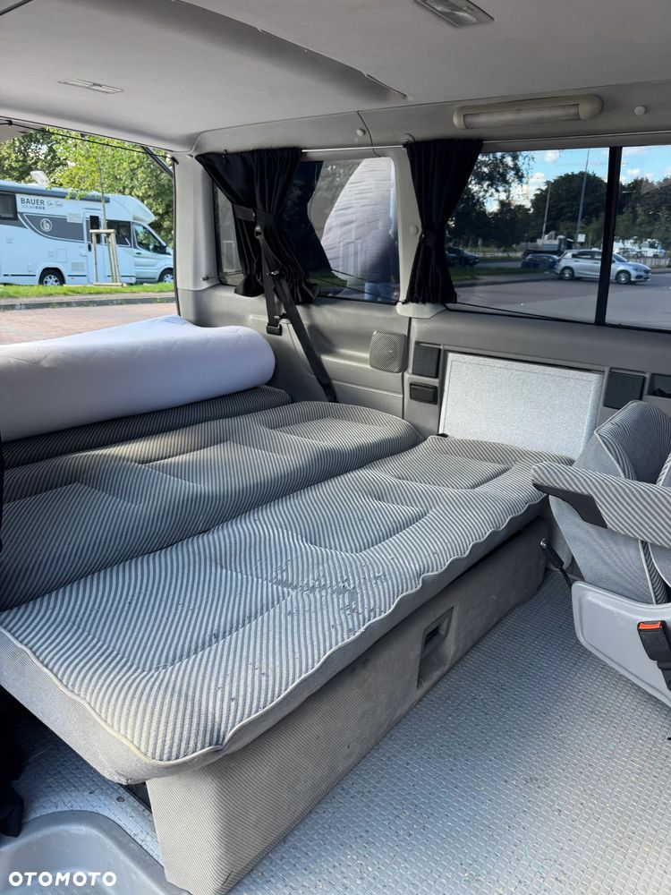 Volkswagen Multivan - 14