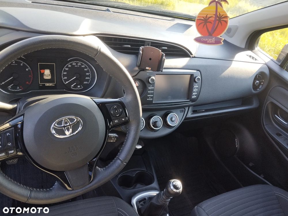Toyota Yaris 1.5 Active - 11