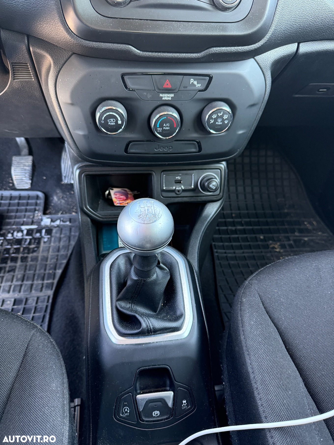 Jeep Renegade 1.6 E-TorQ 4x2 Sport - 9