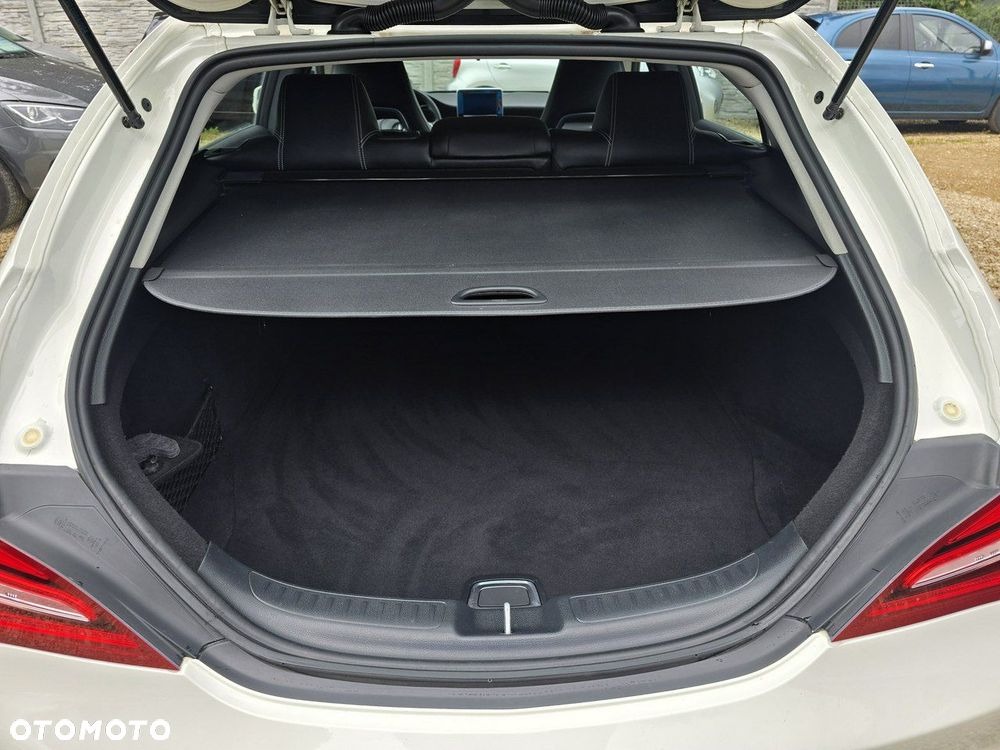 Mercedes-Benz CLA Shooting Brake 180 d - 28