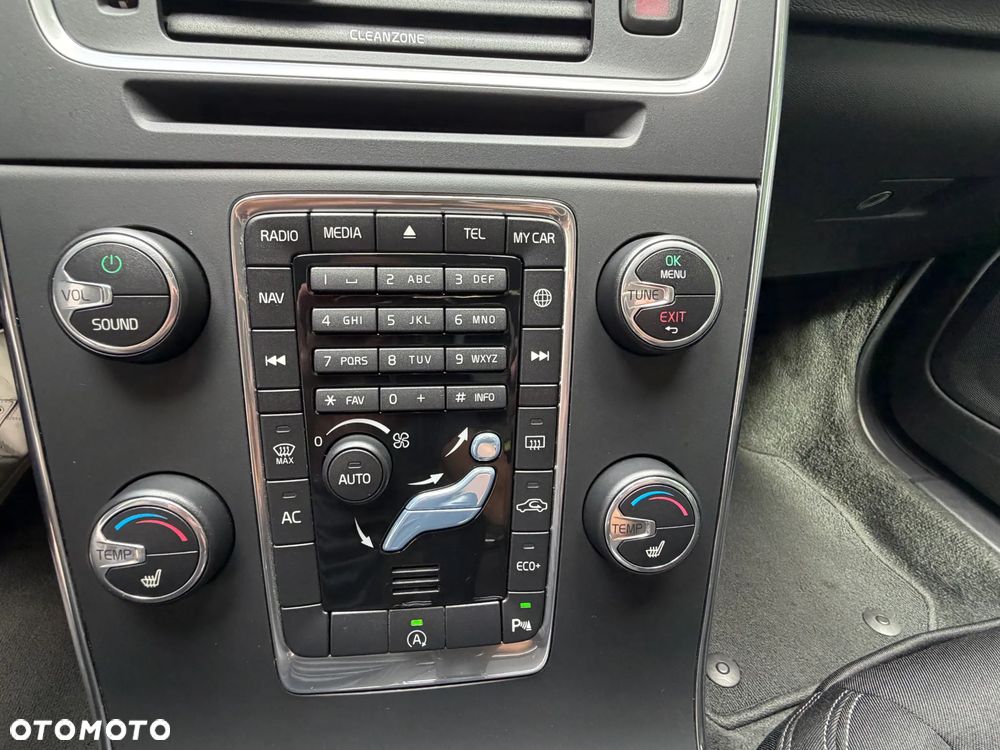 Volvo V60 D2 Geartronic Summum - 17