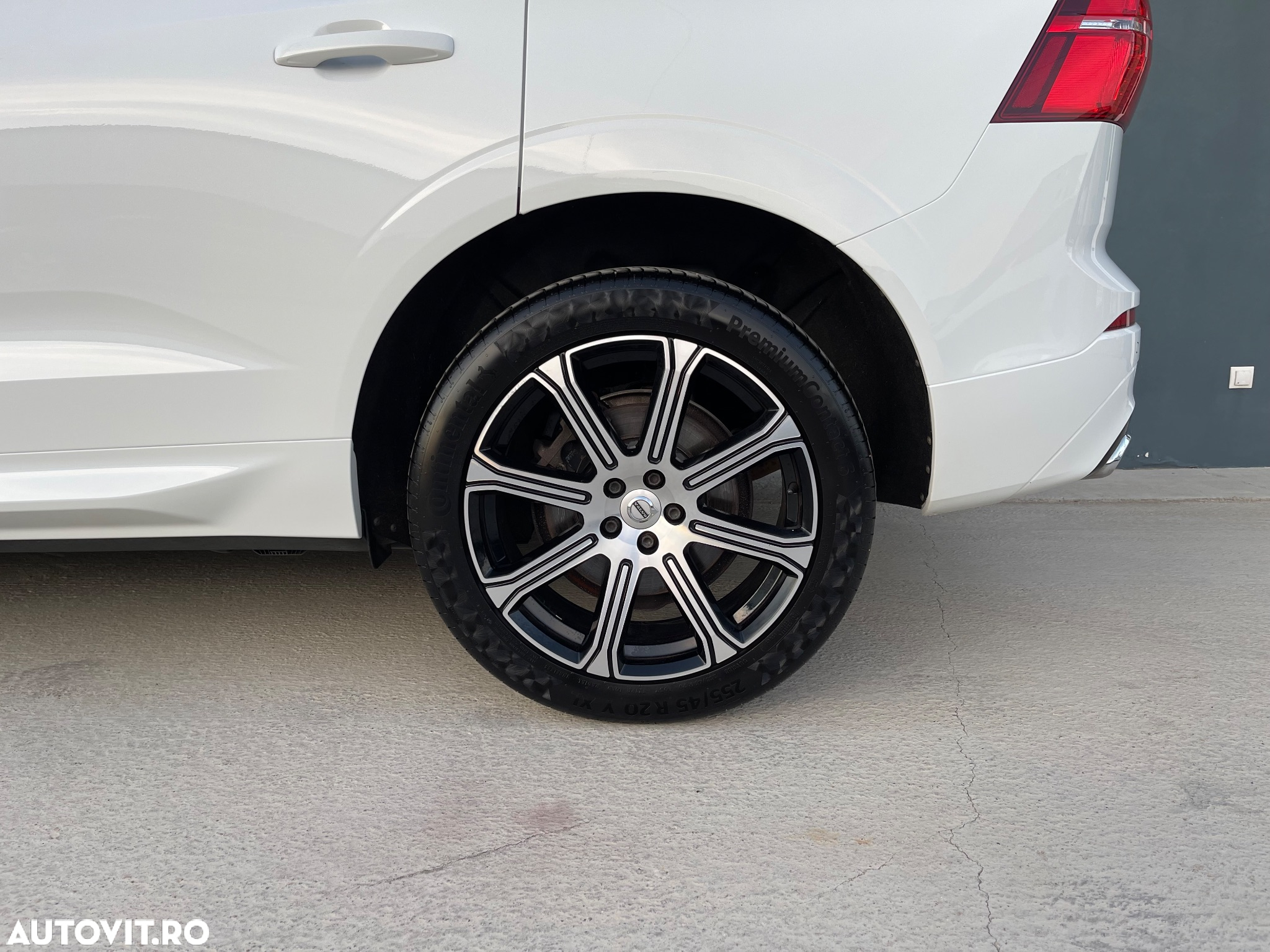 Volvo XC 60 D4 AWD R-Design - 13