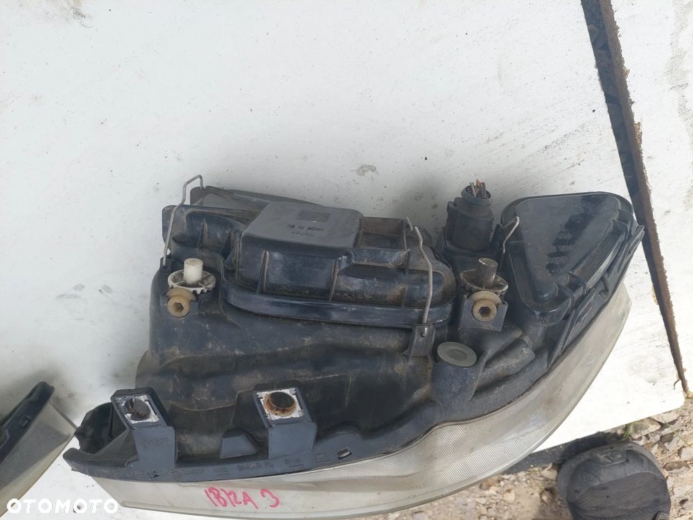 LAMPA PRZEDNIA PRAWA LEWA SEAT IBIZIA 3 EU - 4