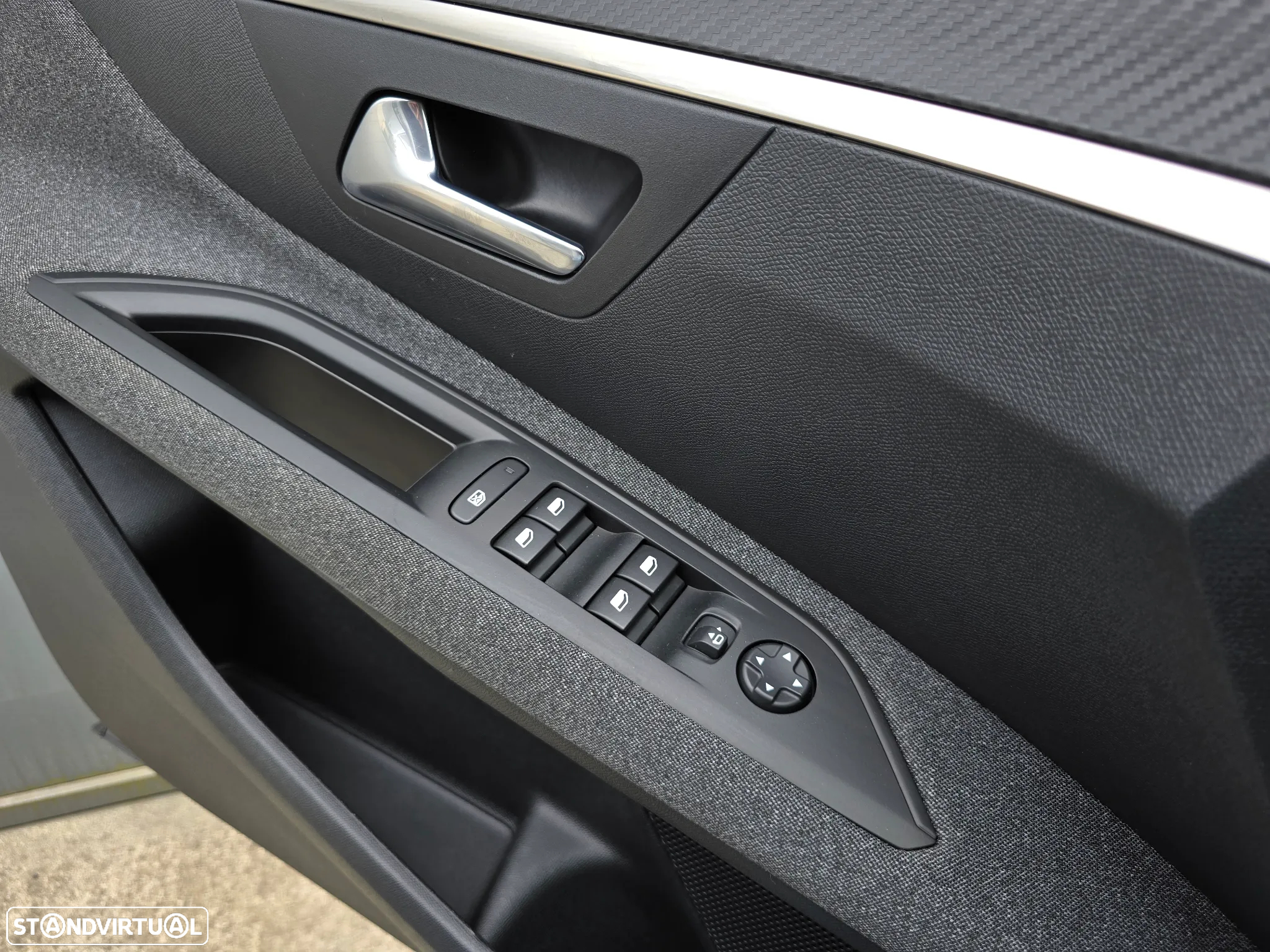 Peugeot 3008 PureTech 130 Stop & Start GPF EAT8 Allure Pack - 29