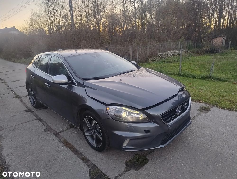 Volvo V40 T3 R-Design Momentum - 2