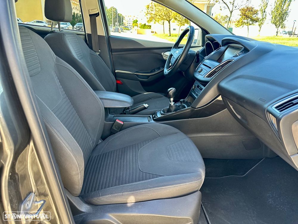 Ford Focus SW 1.5 TDCi Titanium - 26