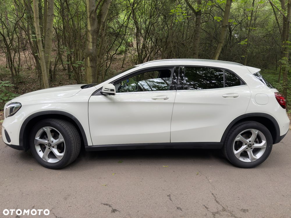 Mercedes-Benz GLA 200 7G-DCT Urban - 2