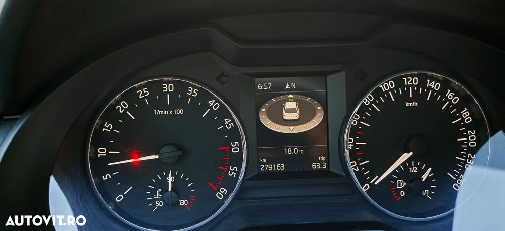Skoda Octavia 1.6 TDI GREENLINE - 8