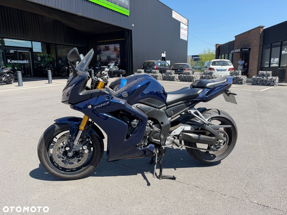 Yamaha FZ - 27