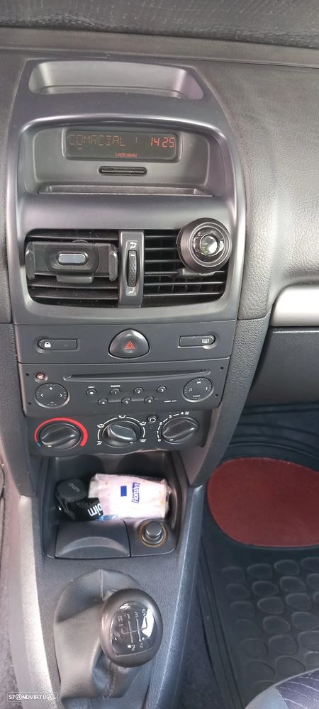 Renault Clio 1.2 16V Dynamique - 9