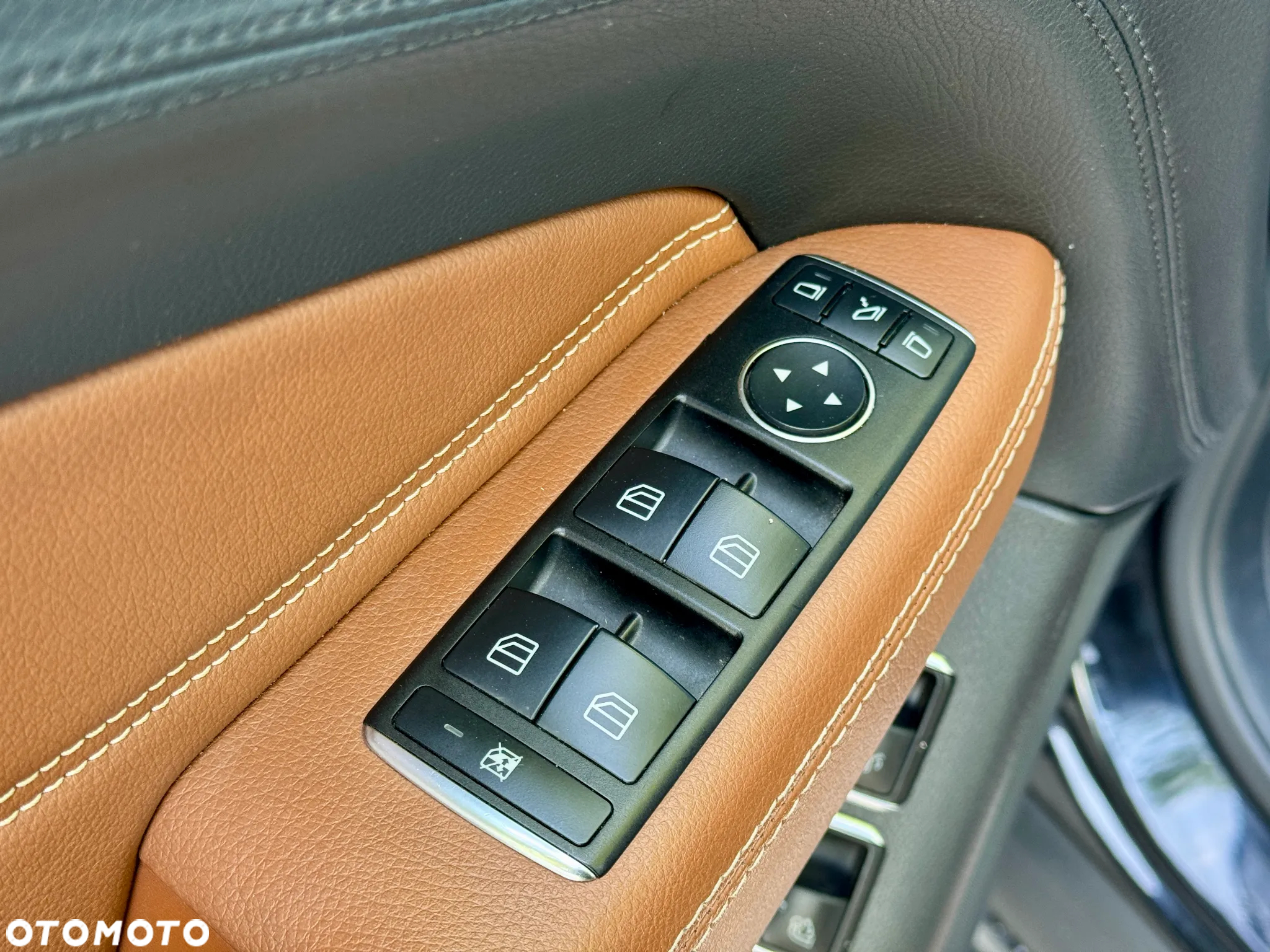 Mercedes-Benz GLS 350 d 4-Matic - 24