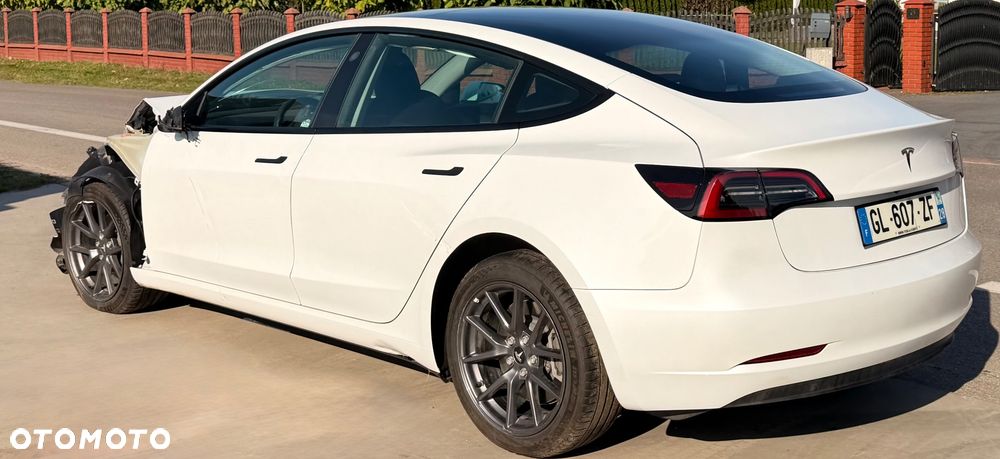 Tesla Model 3 Standard Reichweite Plus Hinterradantrieb - 8