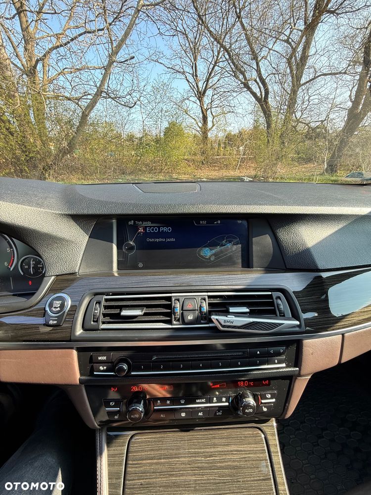 BMW Seria 5 530d xDrive - 25