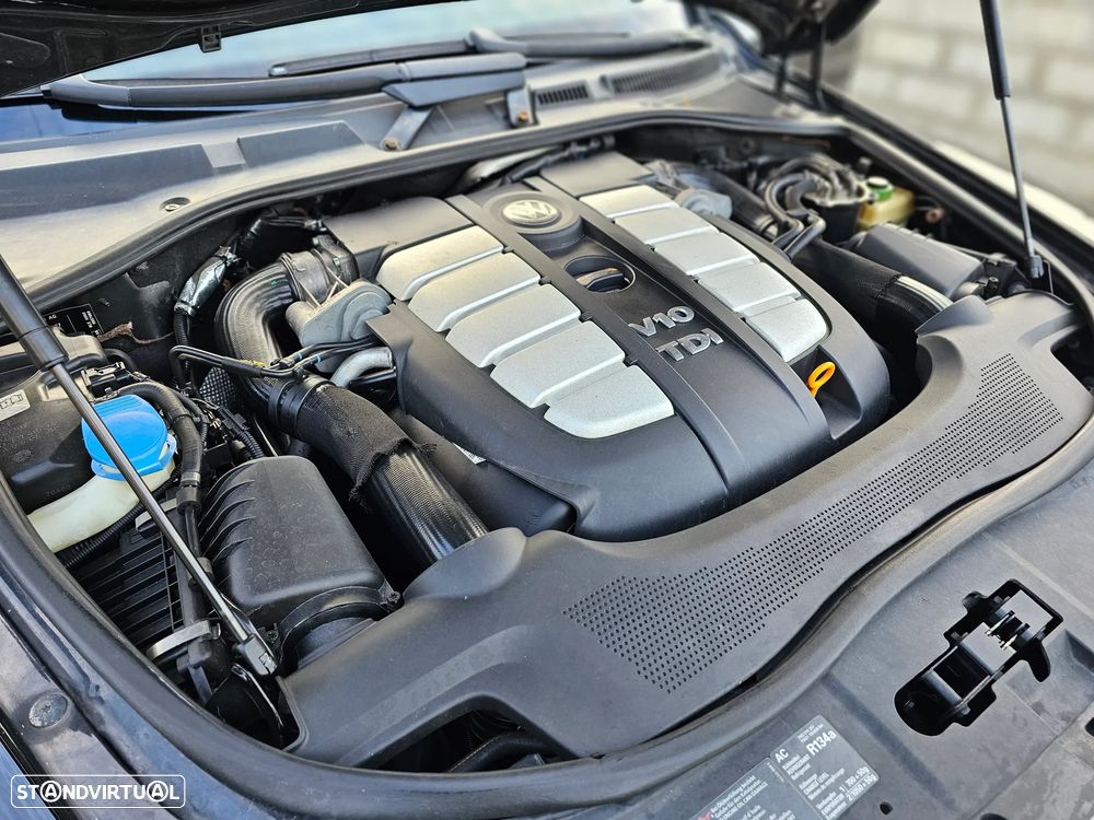 VW Touareg 5.0 V10 TDI Auto Individual - 9