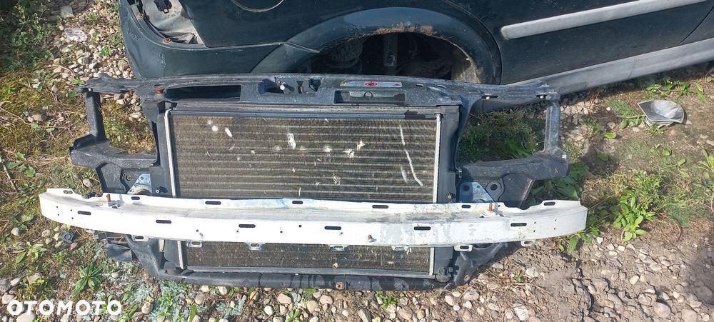 Vw Passat 1.9 TDI 98r pas przedni chłodnica