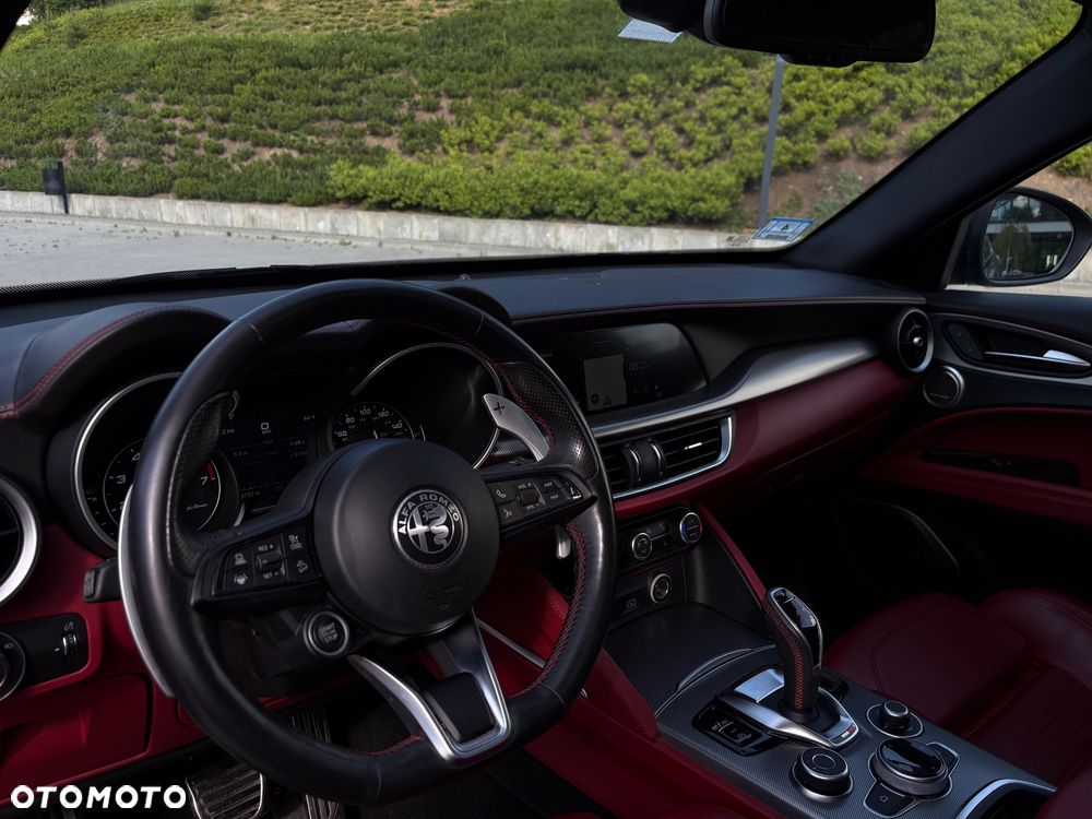 Alfa Romeo Stelvio 2.0 Turbo 16V AT8-Q4 Ti - 13