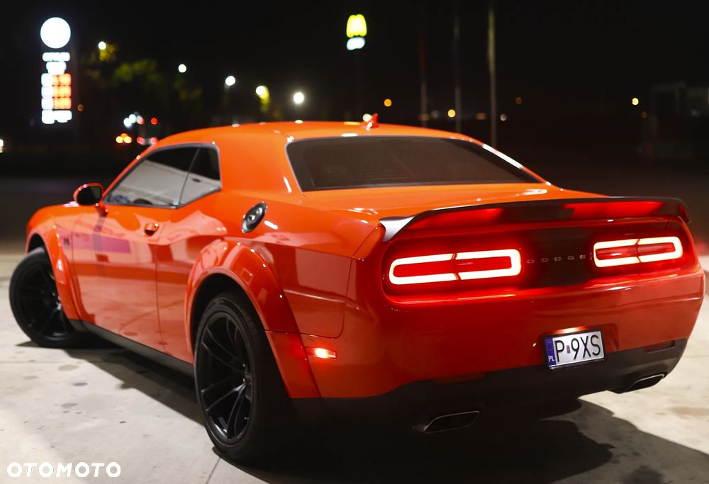 Dodge Challenger 6.4 Scat Pack - 32