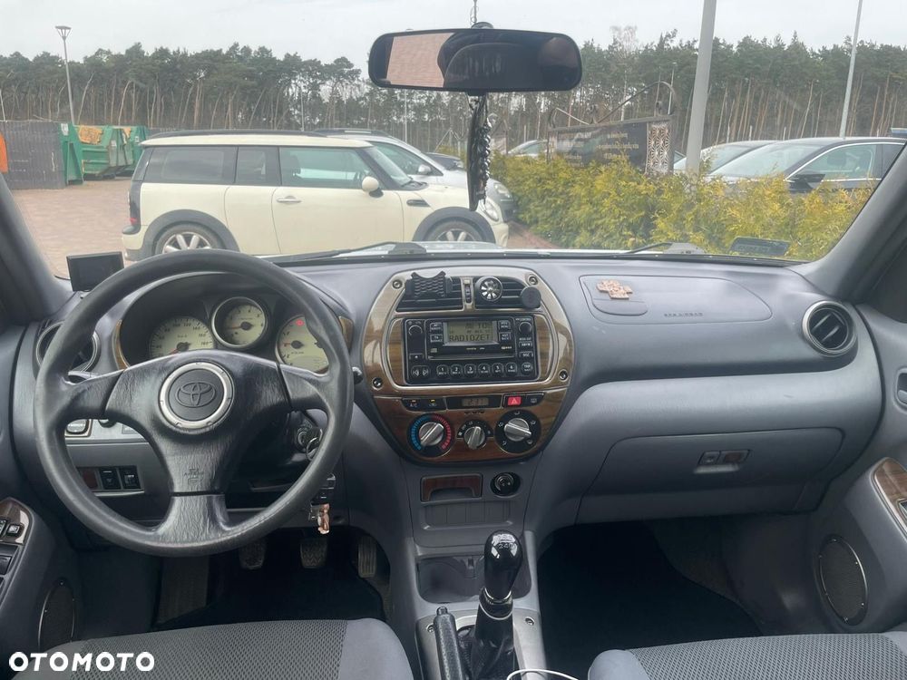 Toyota RAV4 D-4D 4x4 - 11