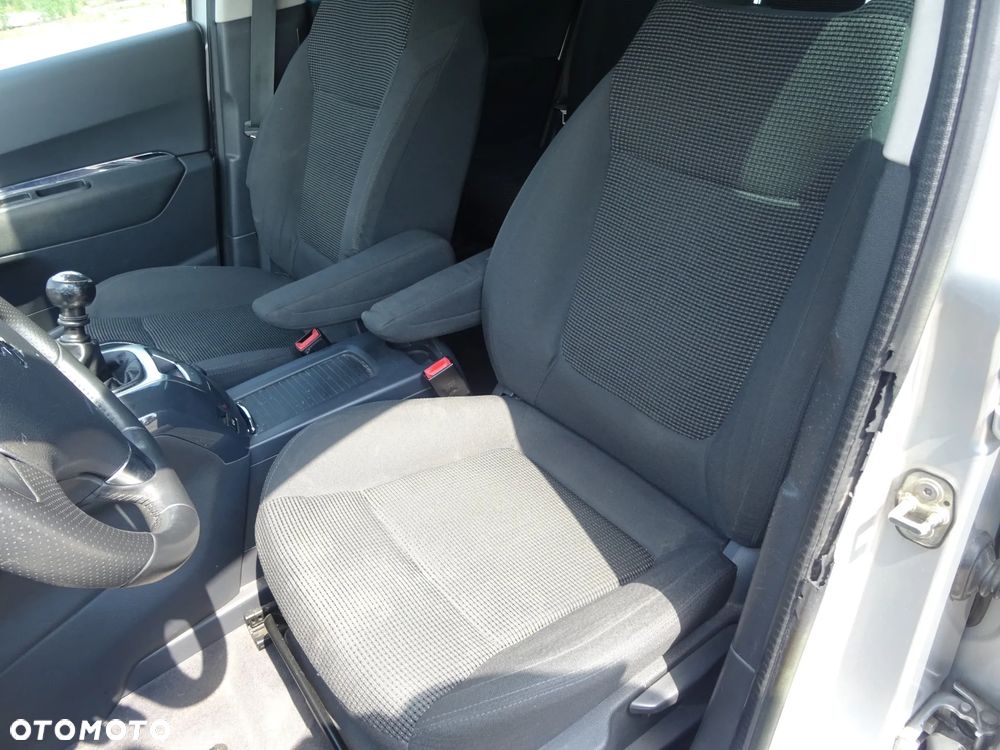 Peugeot 5008 - 17