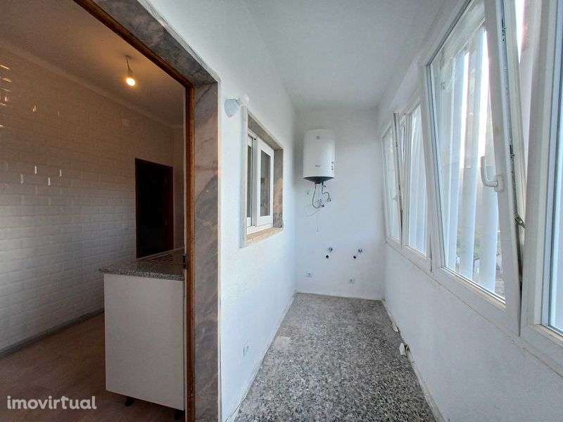 Apartamento T2 Renovado - Mira de Aire - Grande imagem: 3/11