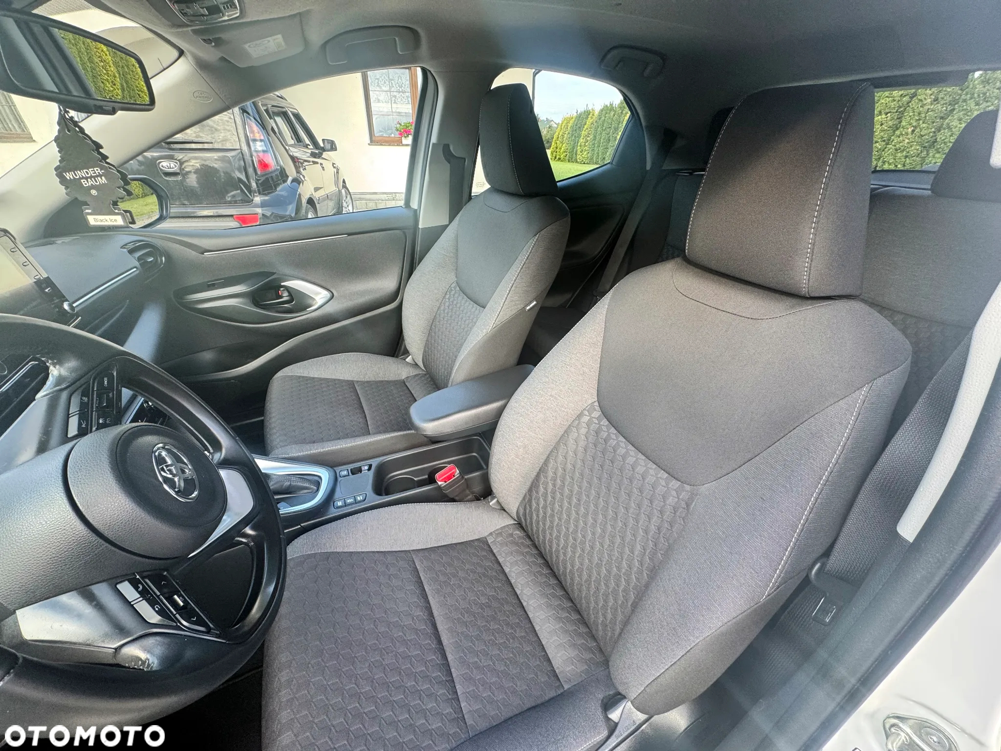 Toyota Yaris Hybrid 1.5 Premiere Edition - 21