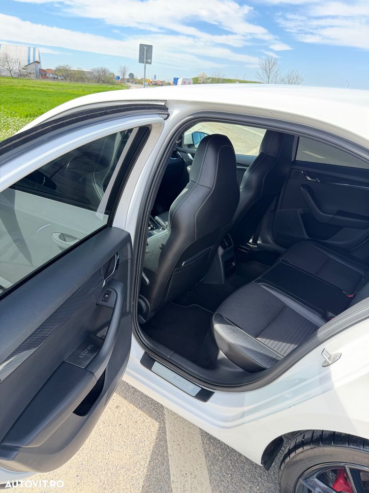 Skoda Octavia 2.0 TDI (Green tec) DSG RS - 11