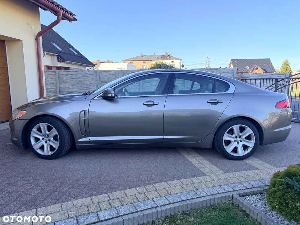 Jaguar XF 2.7 V6 Premium Luxury - 10
