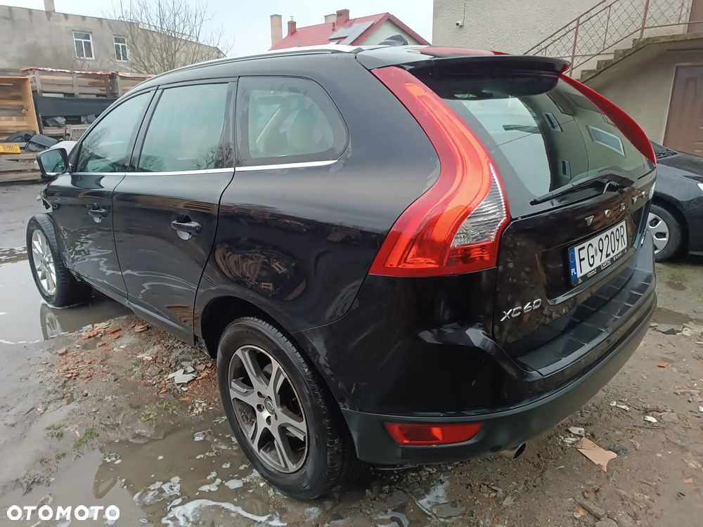 AUTO NA CZĘŚCI -VOLVO XC60 NA CZĘŚCI ĆWIARTKA BŁOTNIK POSZYCIE KLAPA ZDERZAK LAKIER 452-46 Dostawa GWARANCJA !!! Ćwiartka Drzwi Podłużnica Wanna Cały na części !!! Alufelgi Koła Przód Tył Zestaw Komplet Drzwi Klapa Zderzak Błotnik Maska Grill Atrapa Szyba Pas Lampa Lusterko Boczki Fotel Kanapa Kokpit Deska Rozdzielcza Przełącznik Włącznik Sterownik Przewody Wiązka Instalacja Moduł Komputer Czujnik Listwa Pompa Alternator Wtryski Głowica Rozrusznik Kompresor Sprzęgło Dwumas Silnik Skrzynia ABS Klimatyzacji Paliwa Wspomagania Kolektor Turbina Przepustnica Zawór Chłodnica Koło Hak Belka Sanki Zawieszenie Mcpherson Półoś Amortyzator Wydech Tłumik Zacisk Most - 29