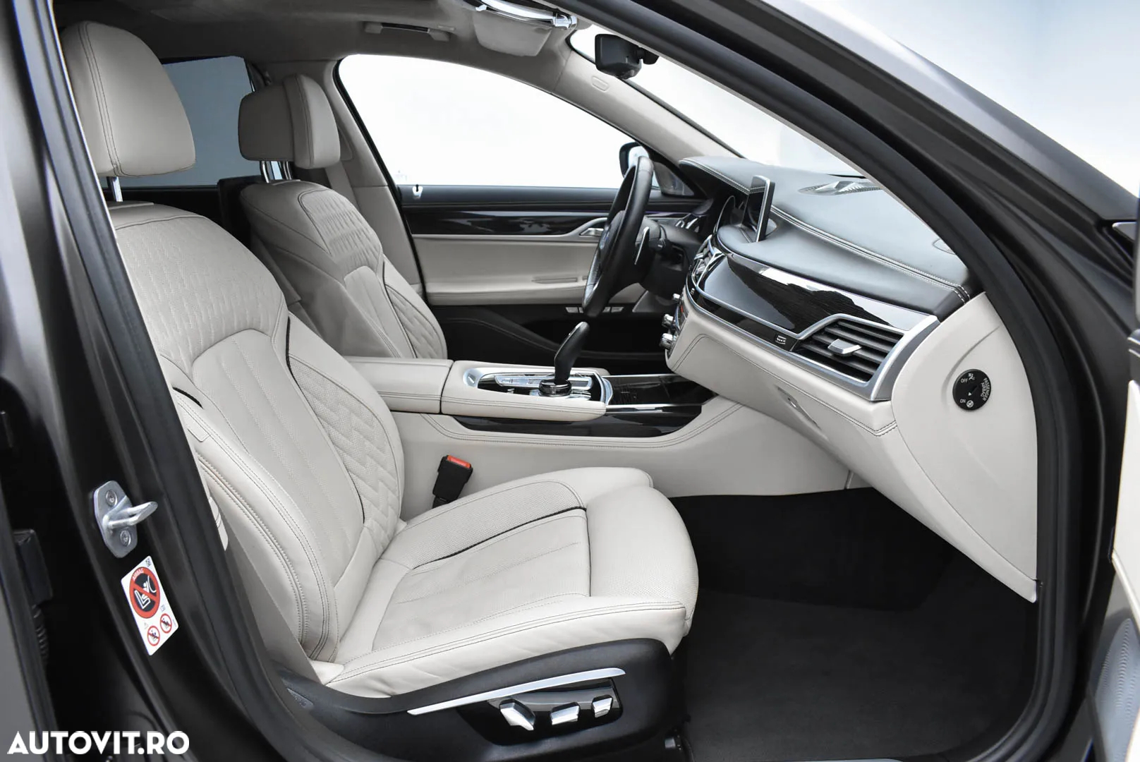 BMW M7 M760Li xDrive - 18