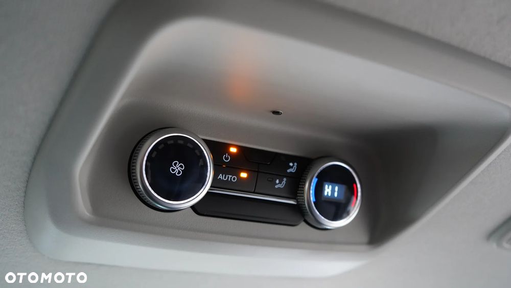 Volkswagen Caravelle 2.0 TDI L2 - 12