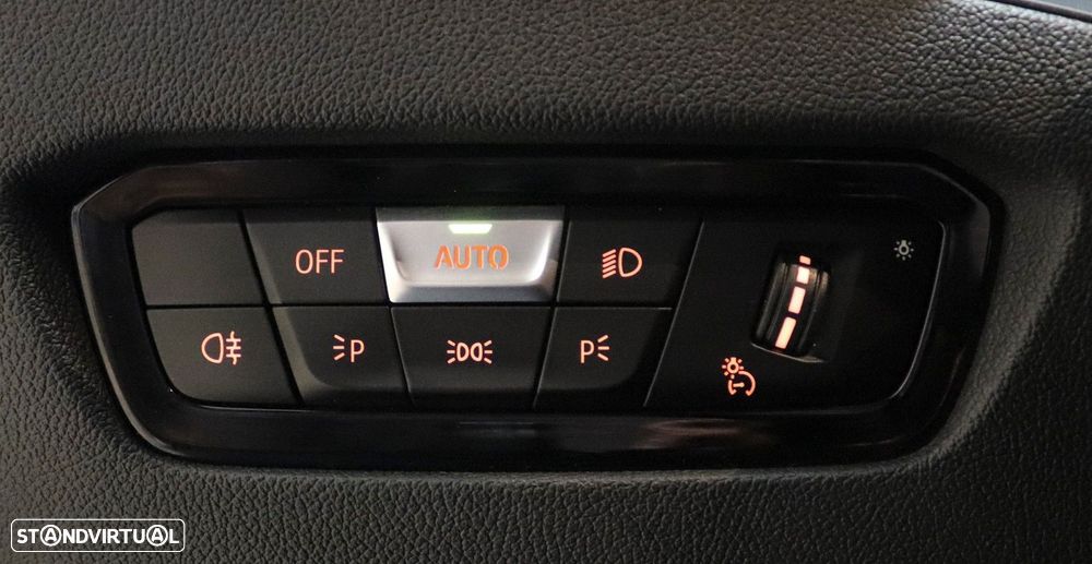 BMW 330 e Line Luxury Auto - 14