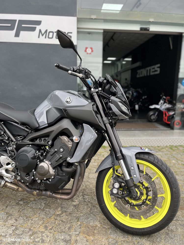 Yamaha MT-09 - 4