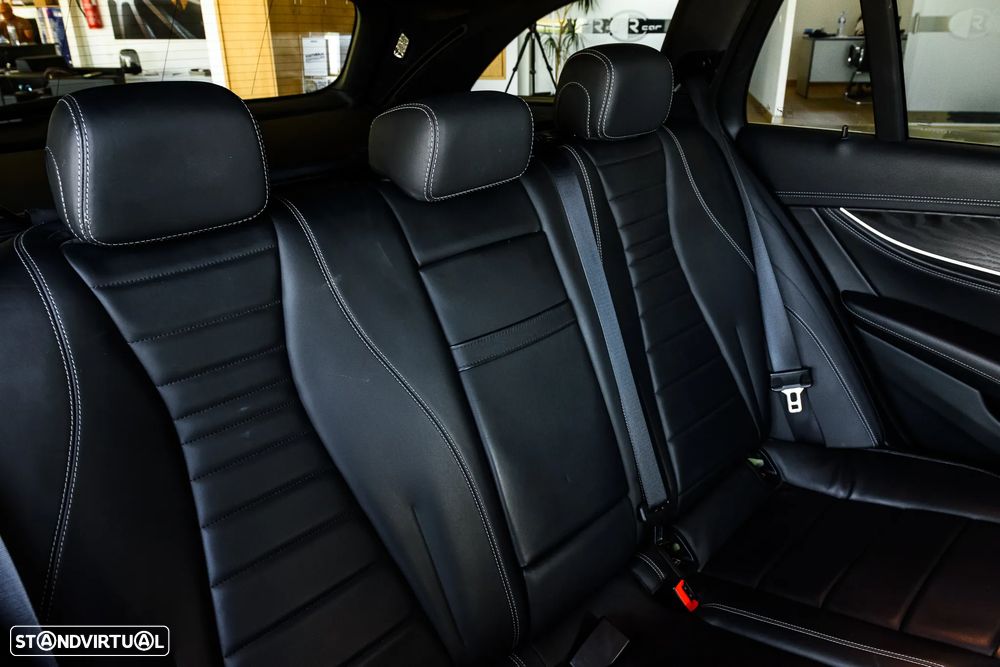 Mercedes-Benz E 300 de 9G-TRONIC AMG Line - 31