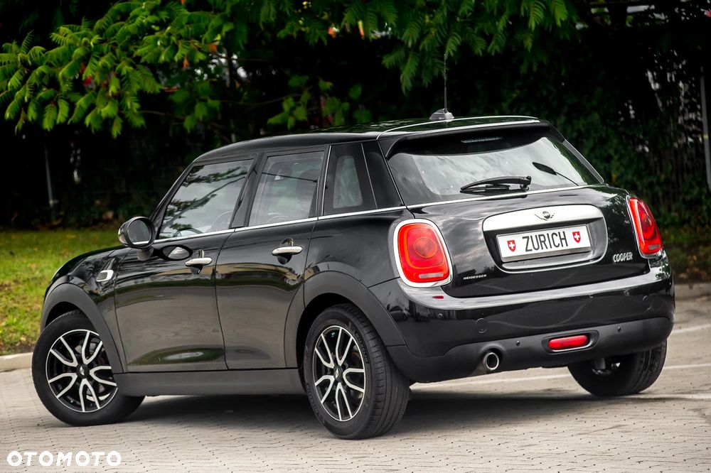 MINI Cooper Essential Trim - 3