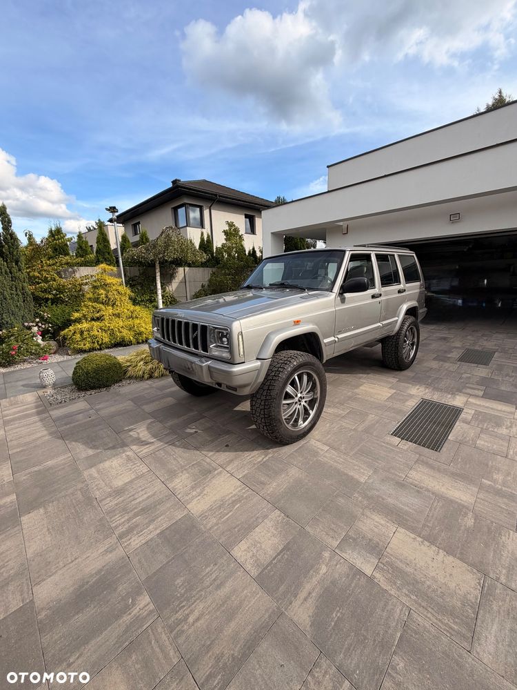 Jeep Cherokee 4.0 Limited - 1