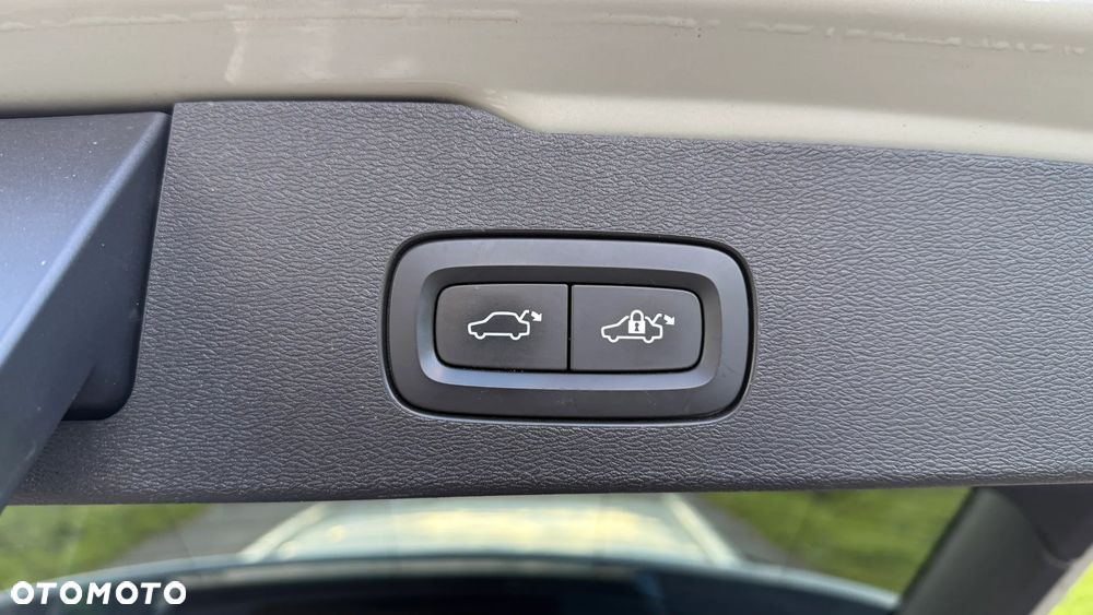 Volvo V60 Cross Country Pro D4 AWD - 24