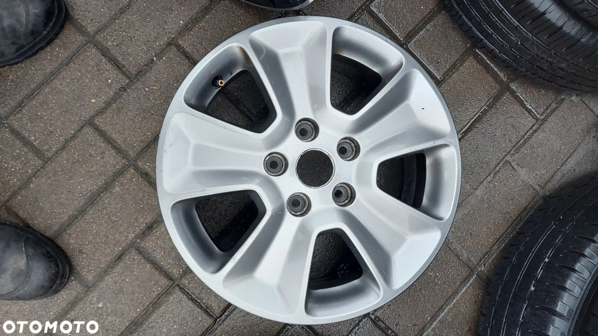 Felga aluminiowa Dacia 6,5" x 16" 5x100 ET 40 duster - 1