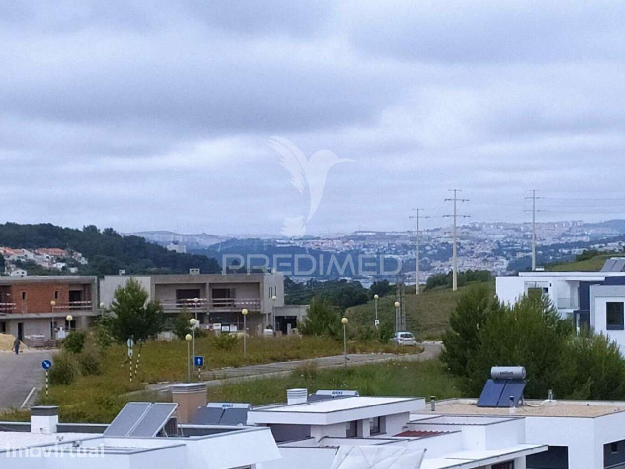 MORADIA bi familiar  ISOLADA COM VISTA DESAFOGADA PARA LISBOA - Grande imagem: 4/27