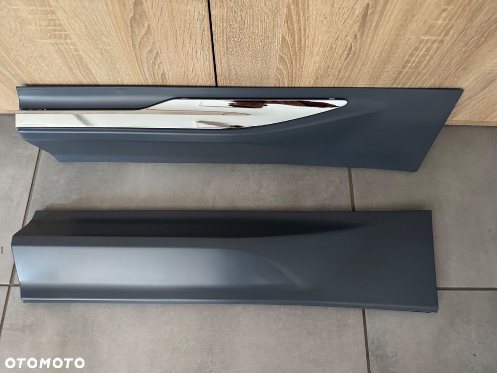 Volvo XC60 II 17 listwa drzw lewy tył