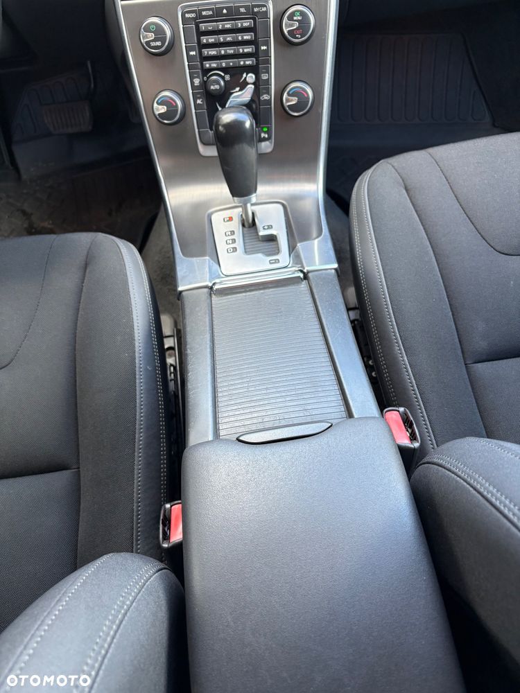 Volvo V60 T4 Geartronic Powershift Momentum - 31