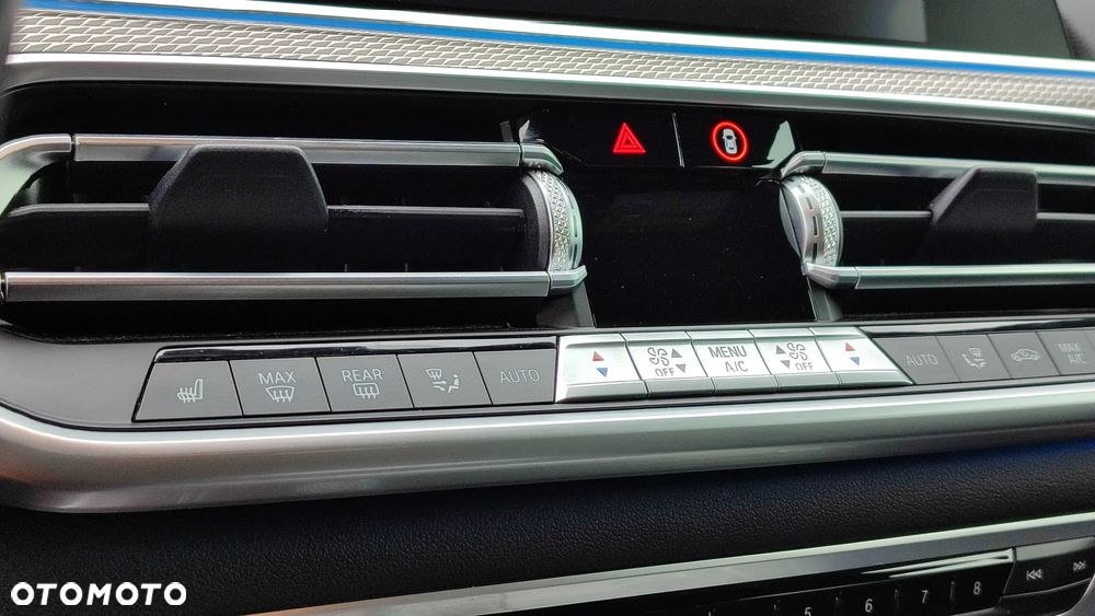 BMW X5 xDrive45e - 11