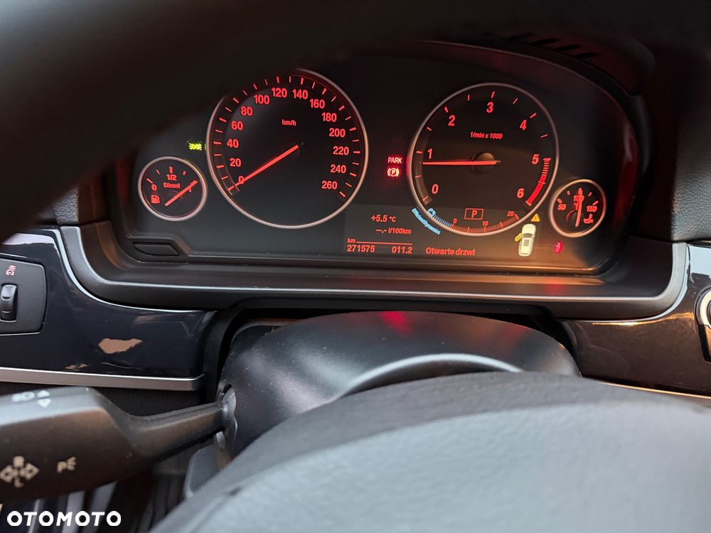 BMW Seria 5 520d Luxury Line - 14