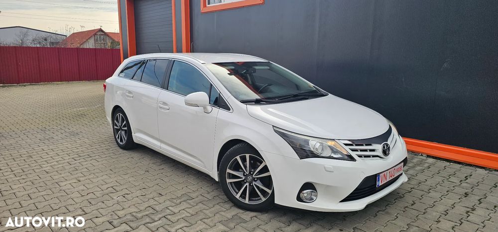 Toyota Avensis 2.0 D-4D Business Edition - 2