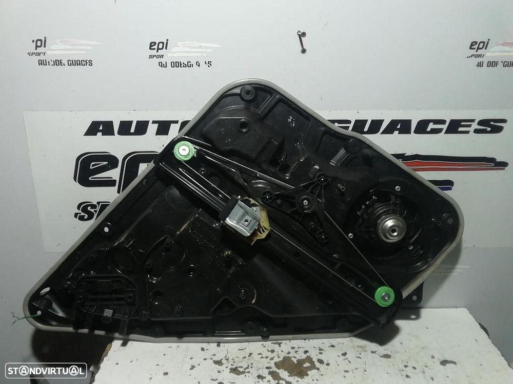 ELEVADOR DE VIDRO TRASEIRO DIREITO MERCEDES-BENZ CLASSE GLA 2018 - 3