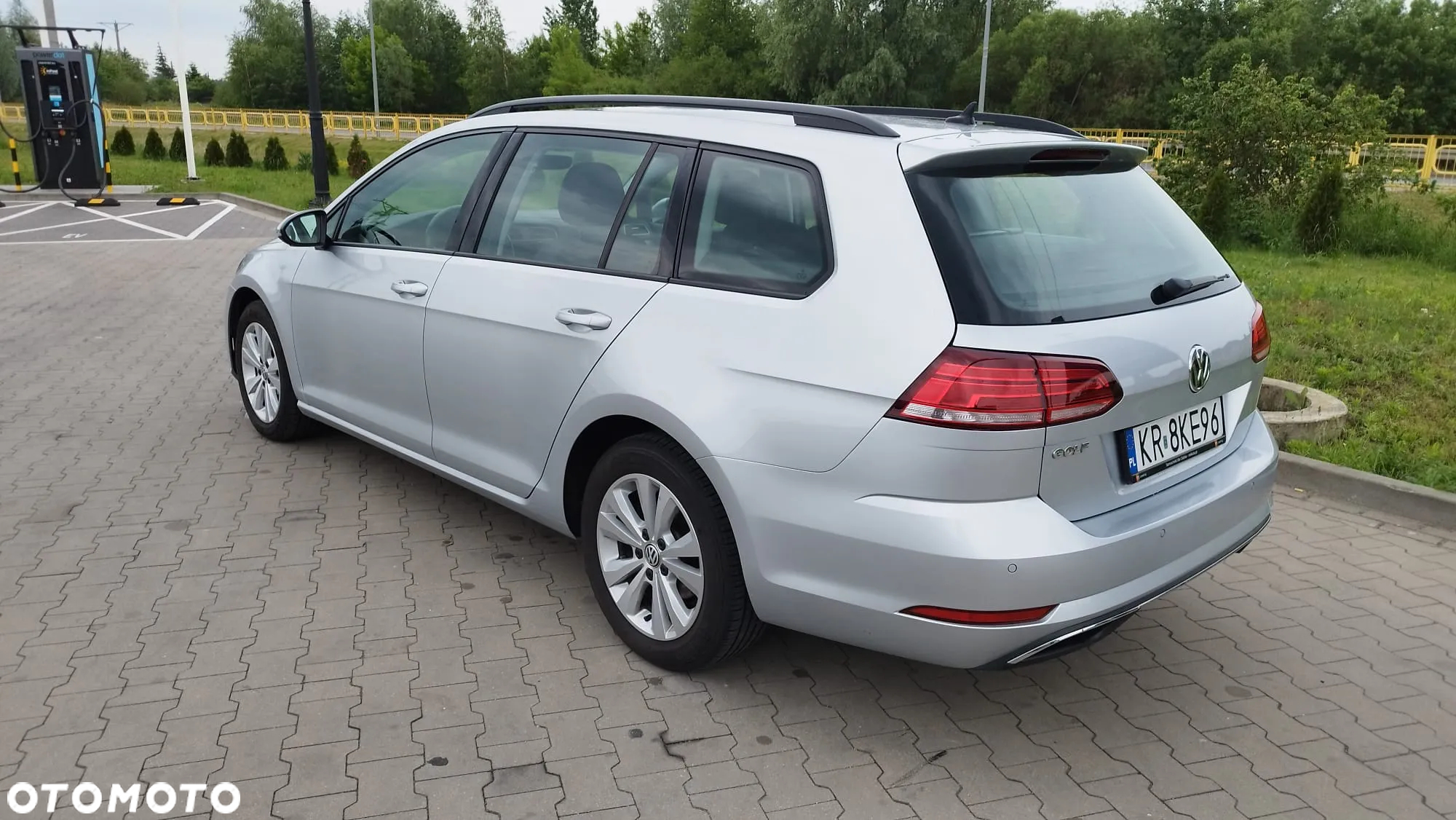 Volkswagen Golf - 10