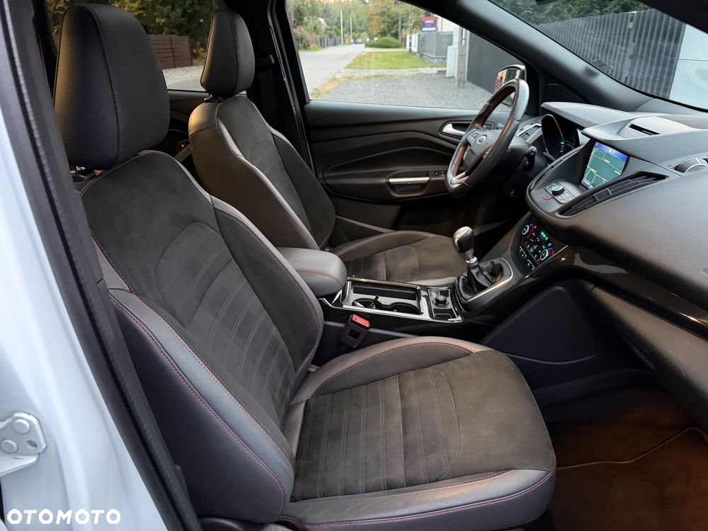 Ford Kuga 2.0 TDCi 4x4 ST-Line - 12