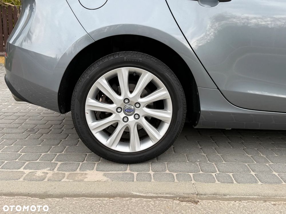 Volvo V40 D3 Summum - 25