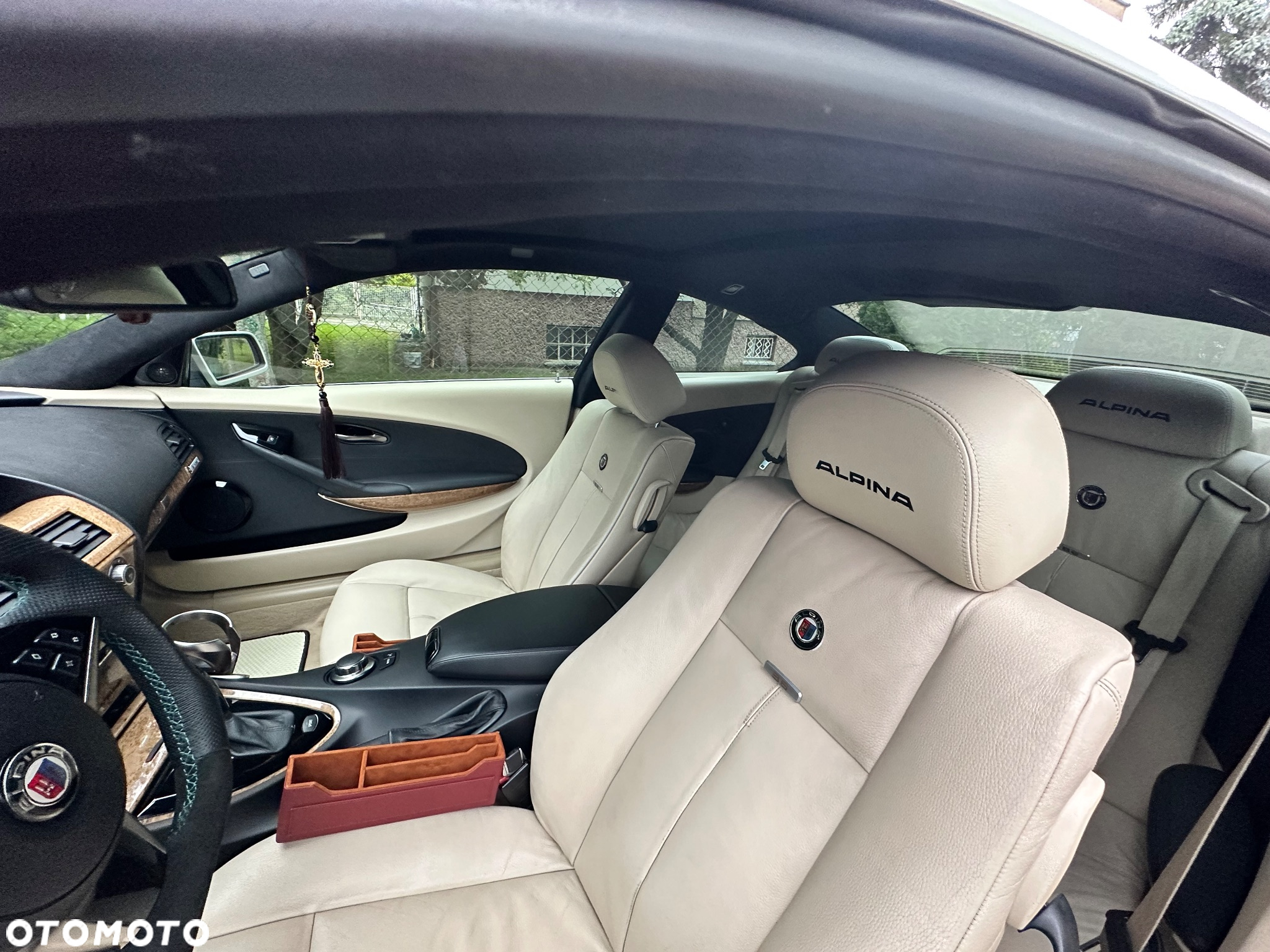 BMW Seria 6 650 i - 7