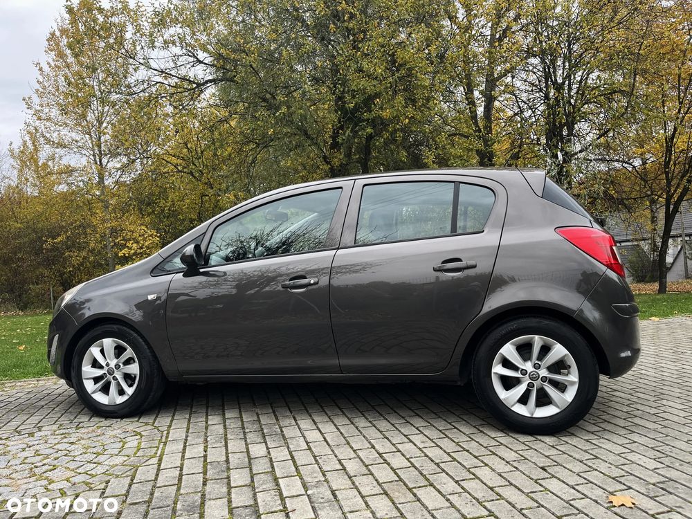 Opel Corsa 1.2 16V Cosmo - 6