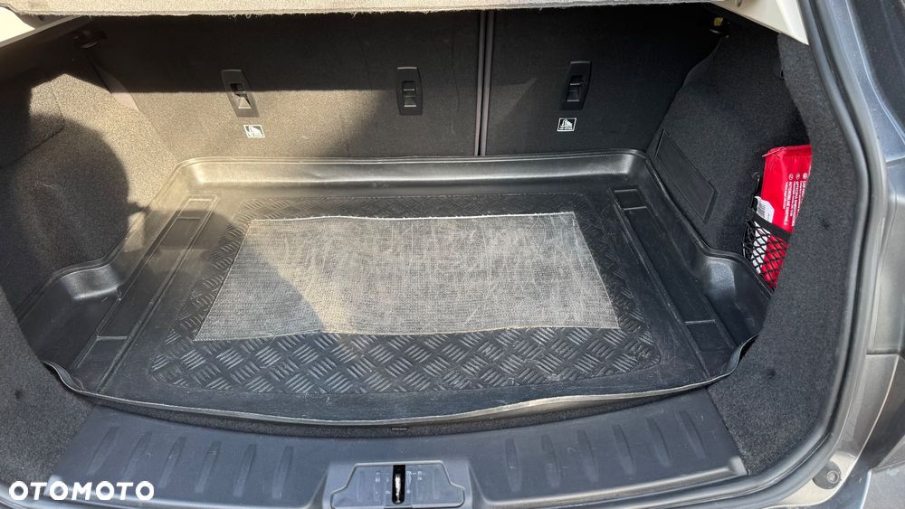 Jaguar E-Pace 2.0 i4D FWD - 12
